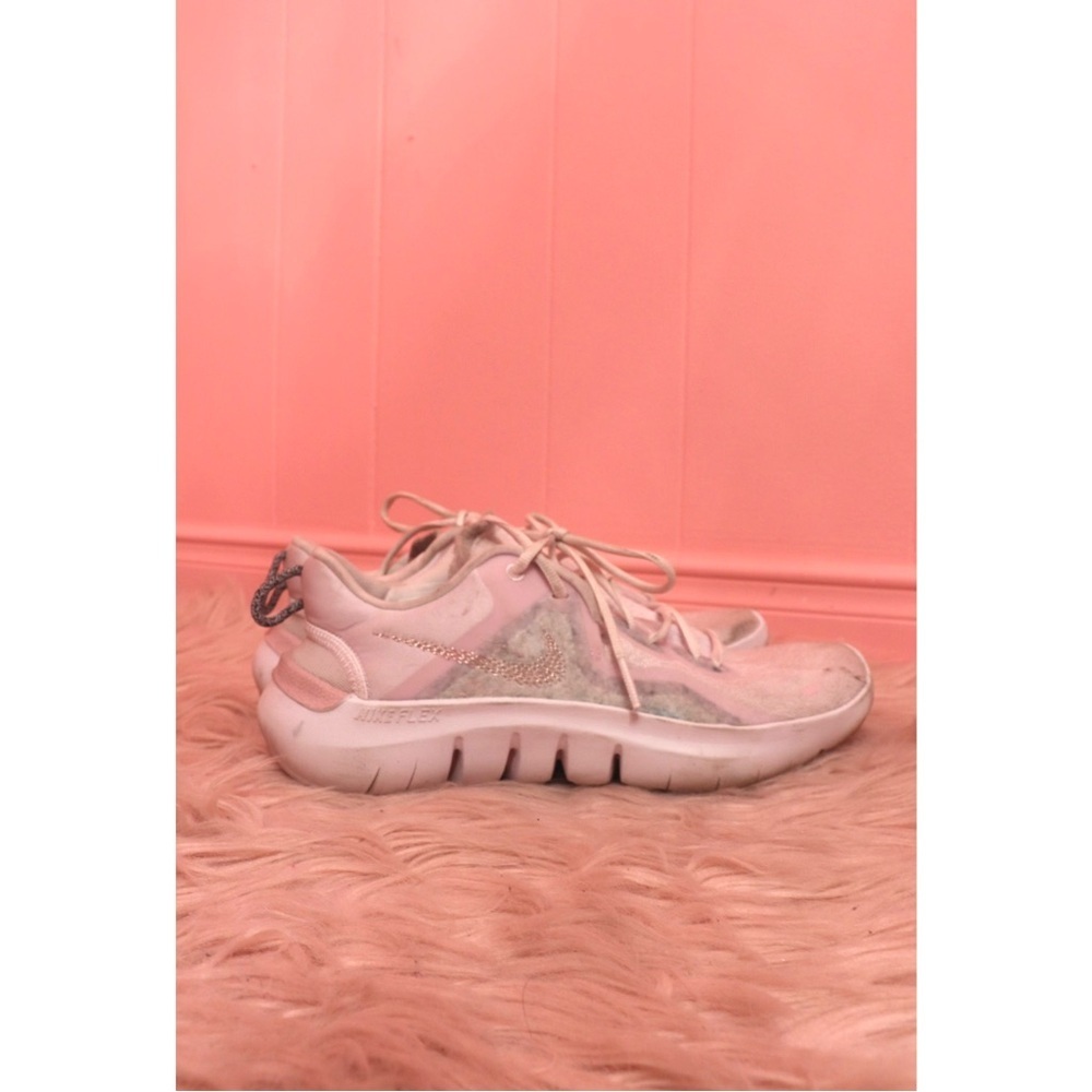 NIKE Flex Run Pink Athletic Shoes